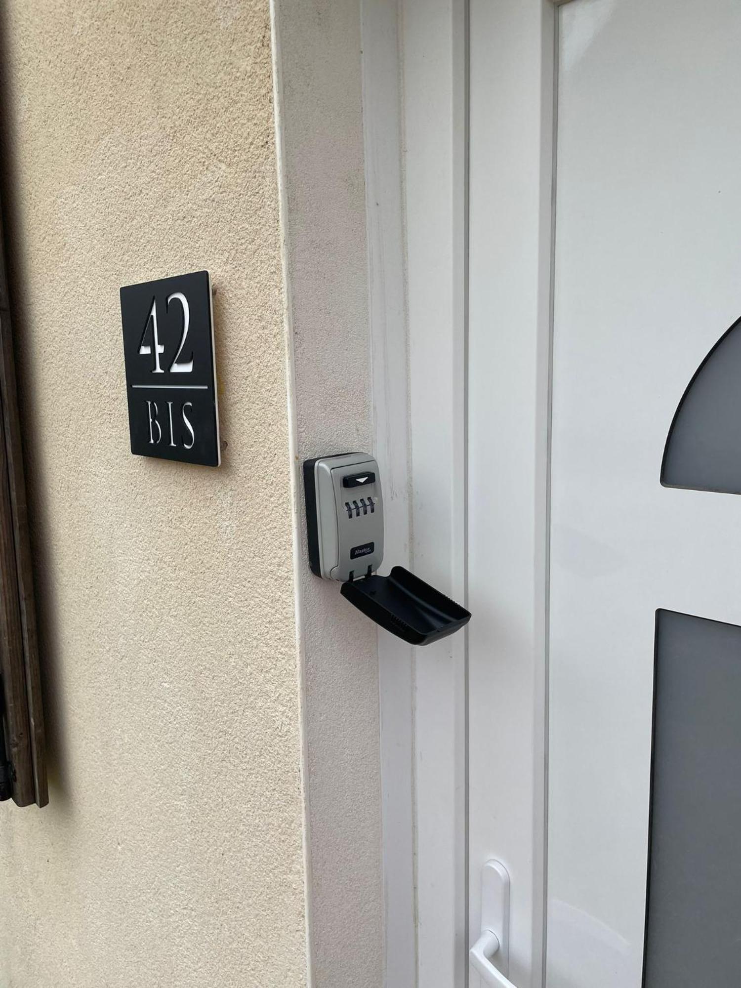 Joli Studio En Centre Ville Faremoutiers المظهر الخارجي الصورة