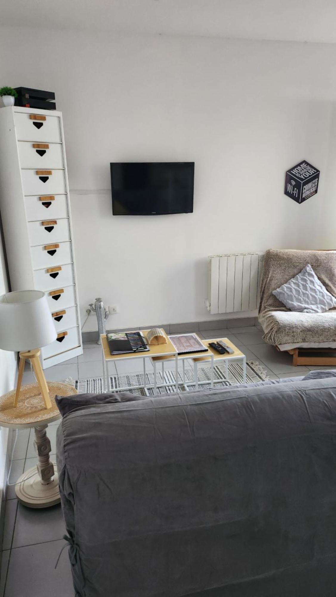 Joli Studio En Centre Ville Faremoutiers المظهر الخارجي الصورة