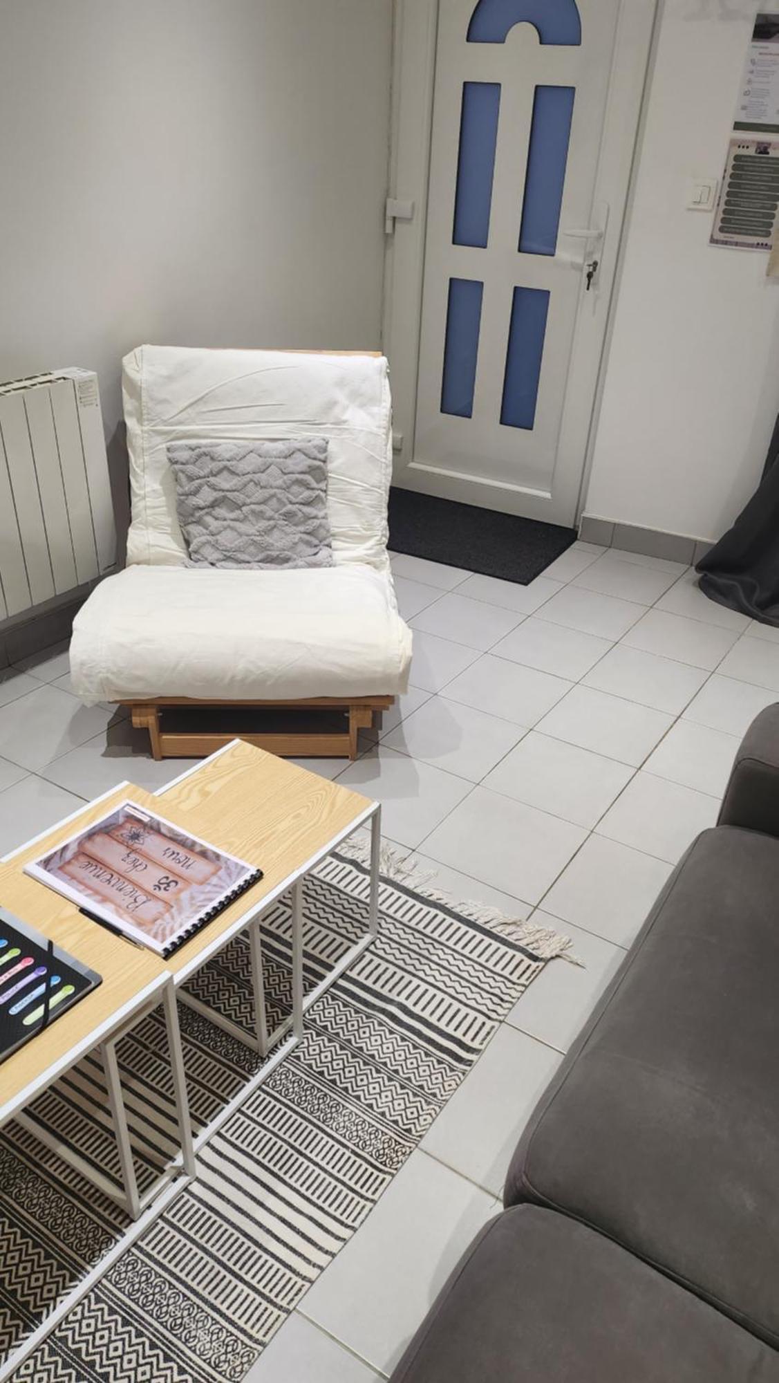 Joli Studio En Centre Ville Faremoutiers المظهر الخارجي الصورة